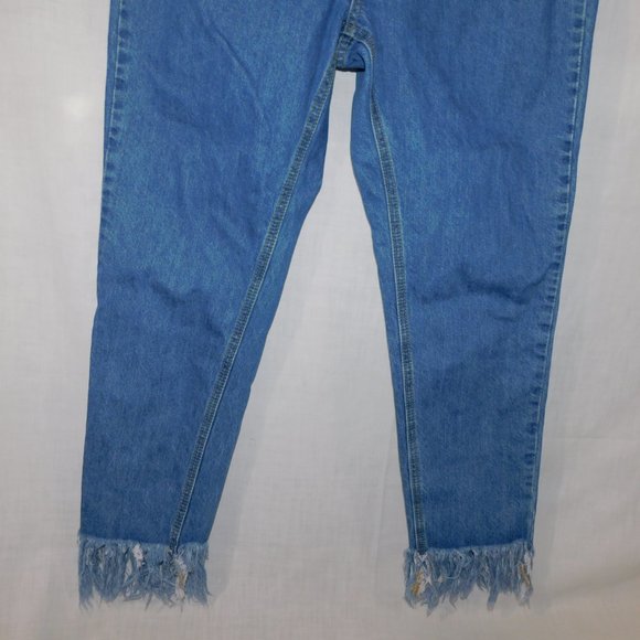 MISGUIDED RIOT Rigid High Rise Womens 8 Mom Blue Jeans Raw Frayed Fringe Hem - Picture 7 of 11